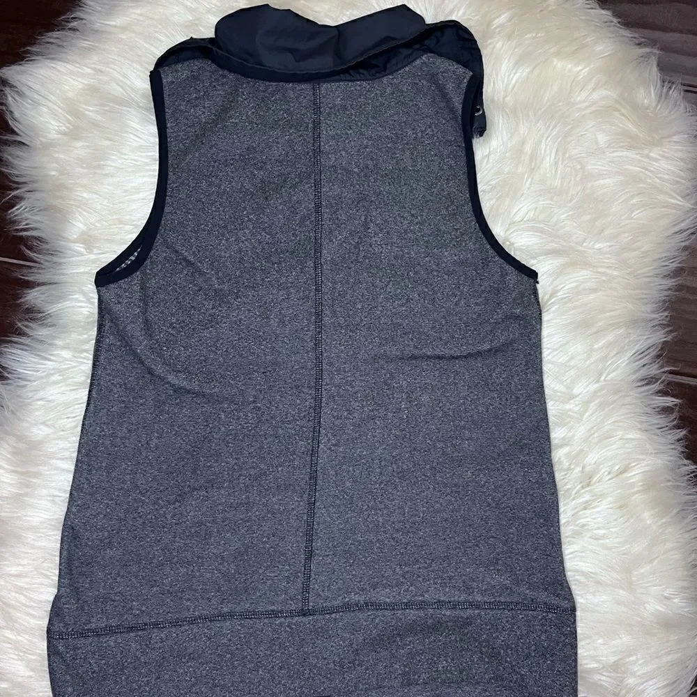 Under Armour cold gear heathered grey lightweight vest sz small